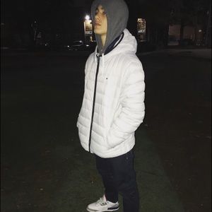 Meet your Posher, Theo